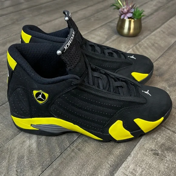 Nike Air Jordan Retro 14 Thunder 2014 Mens Sneakers Size 9.5 - Picture 4 of 7